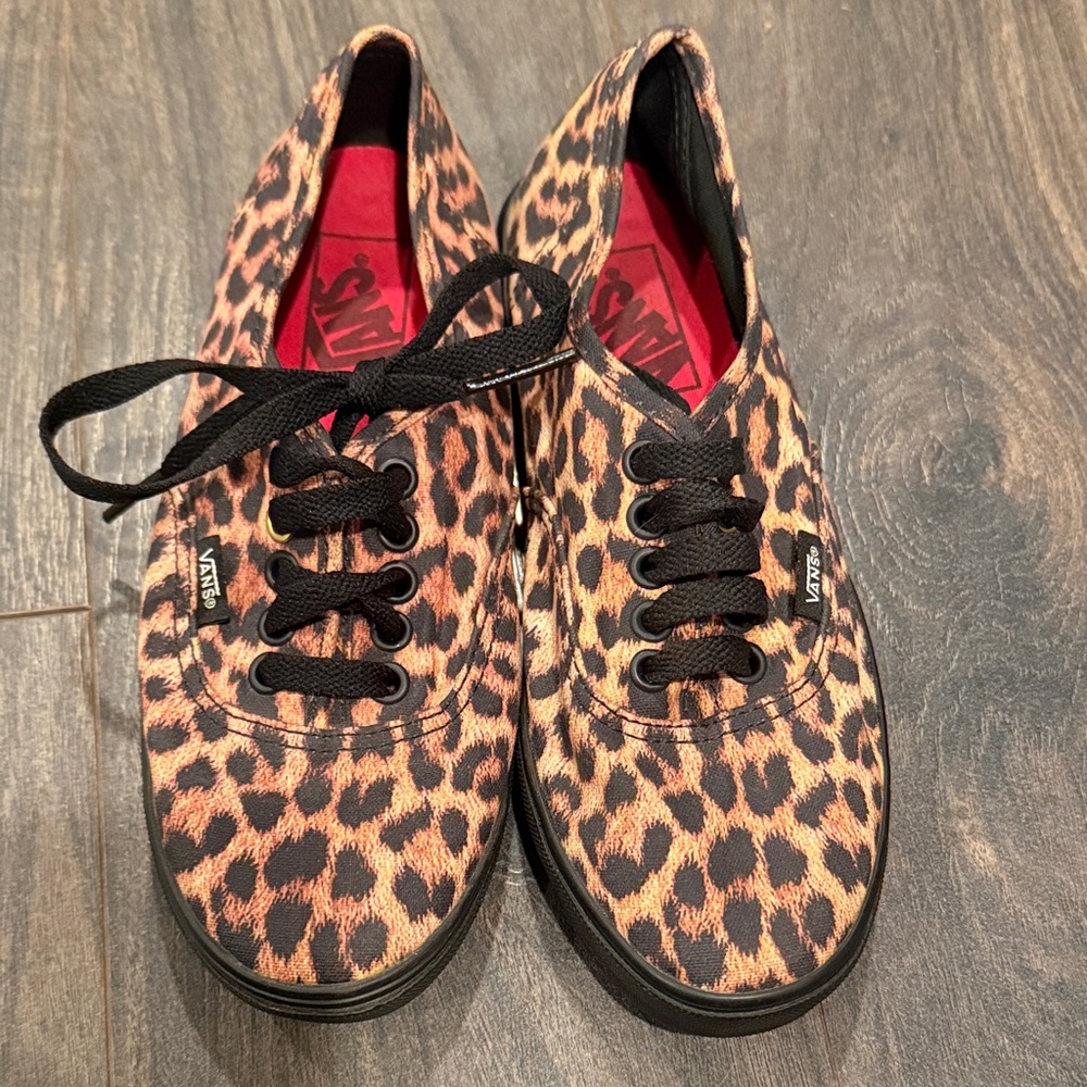 Vans Leopard Print Sneakers with Black Laces size 5.5 1:16